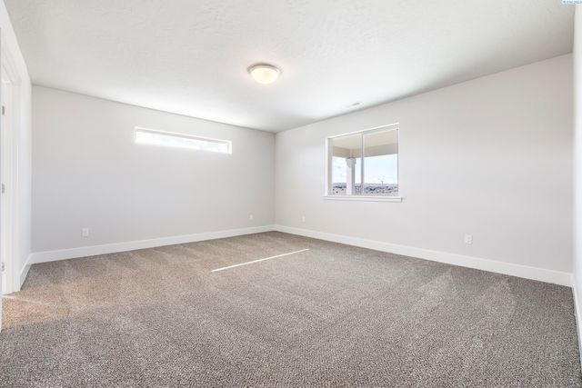 2946 S Osborne St, Kennewick, WA 99338