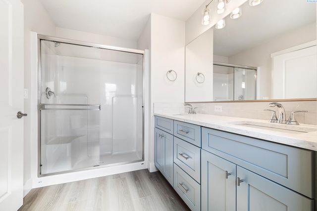 2946 S Osborne St, Kennewick, WA 99338