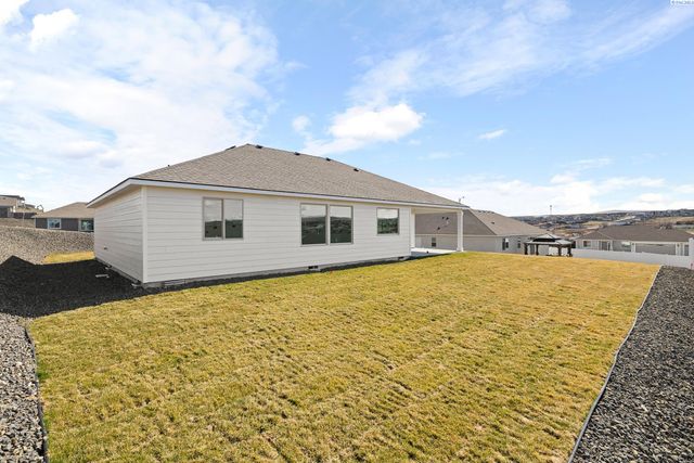 2946 S Osborne St, Kennewick, WA 99338