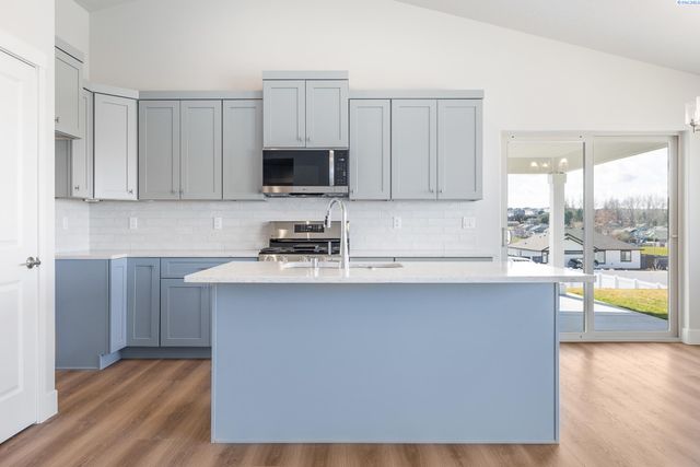 2946 S Osborne St, Kennewick, WA 99338