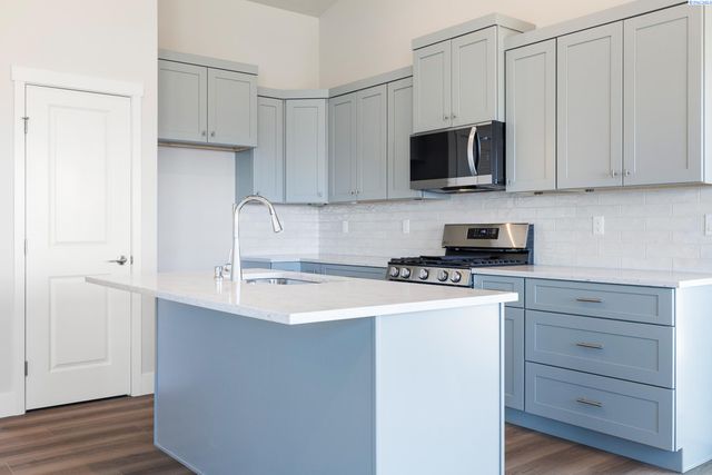 2946 S Osborne St, Kennewick, WA 99338