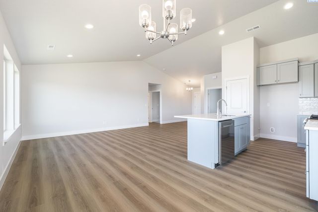 2946 S Osborne St, Kennewick, WA 99338