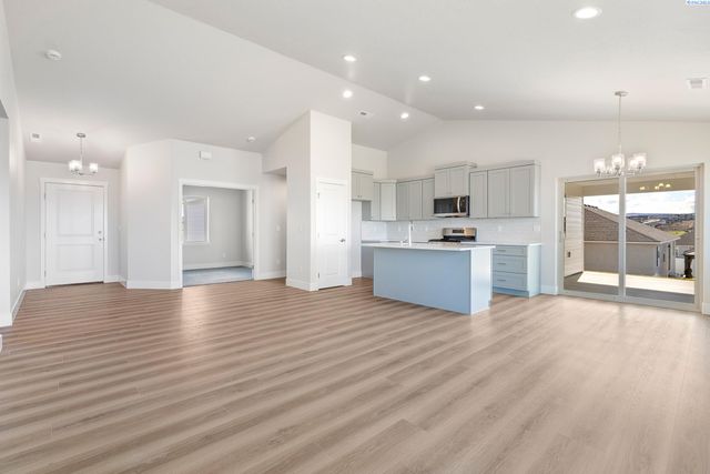 2946 S Osborne St, Kennewick, WA 99338