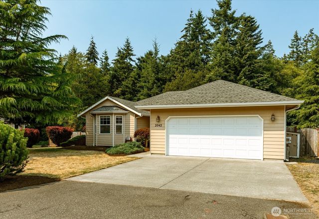 2042 Doe Drive, Oak Harbor, WA 98277