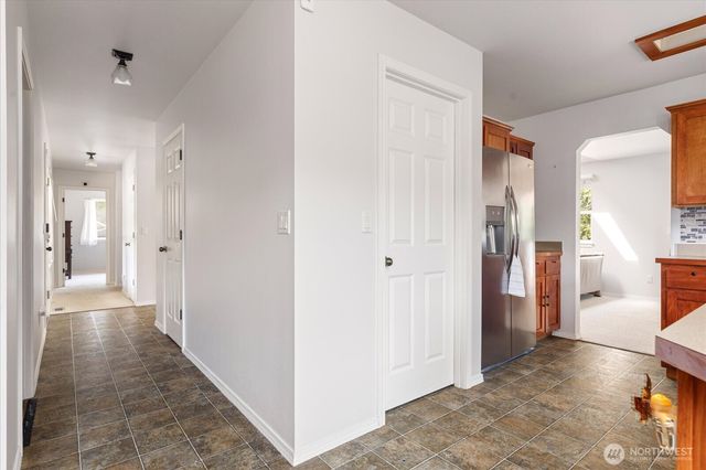 2042 Doe Drive, Oak Harbor, WA 98277