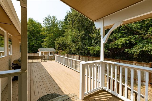 2042 Doe Drive, Oak Harbor, WA 98277