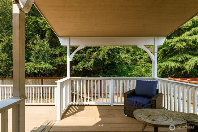 2042 Doe Drive, Oak Harbor, WA 98277