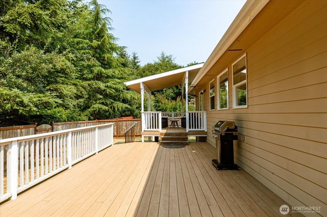 2042 Doe Drive, Oak Harbor, WA 98277