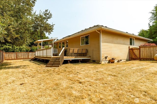 2042 Doe Drive, Oak Harbor, WA 98277