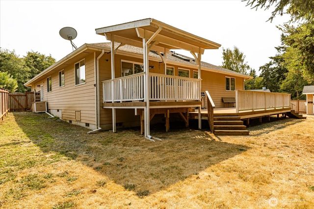 2042 Doe Drive, Oak Harbor, WA 98277