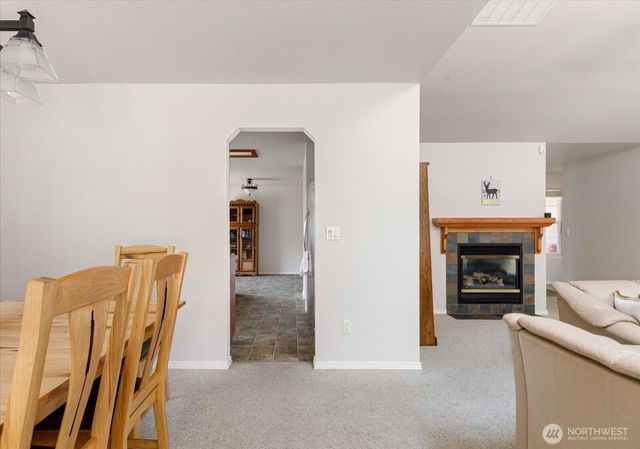 2042 Doe Drive, Oak Harbor, WA 98277