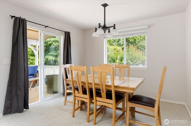 2042 Doe Drive, Oak Harbor, WA 98277