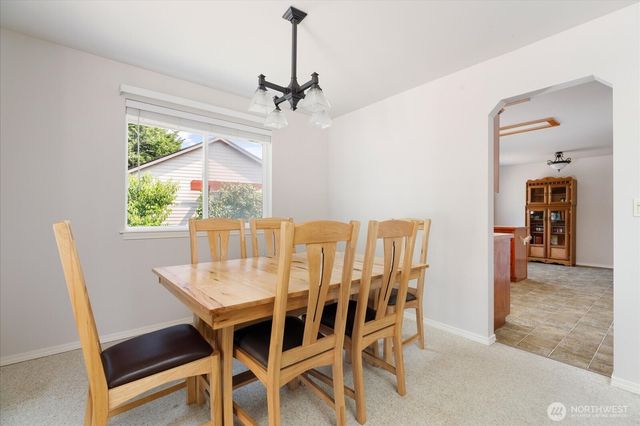 2042 Doe Drive, Oak Harbor, WA 98277