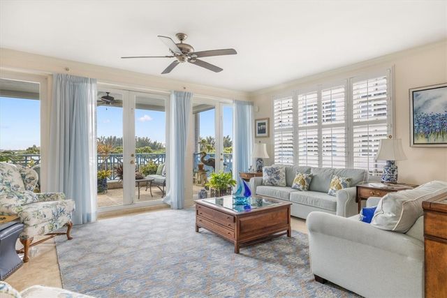 9049 Somerset Bay Lane 302, Vero Beach, FL 32963