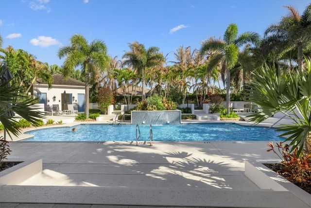 9049 Somerset Bay Lane 302, Vero Beach, FL 32963