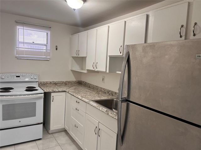 2000 Biarritz Drive 407, Miami Beach, FL 33141