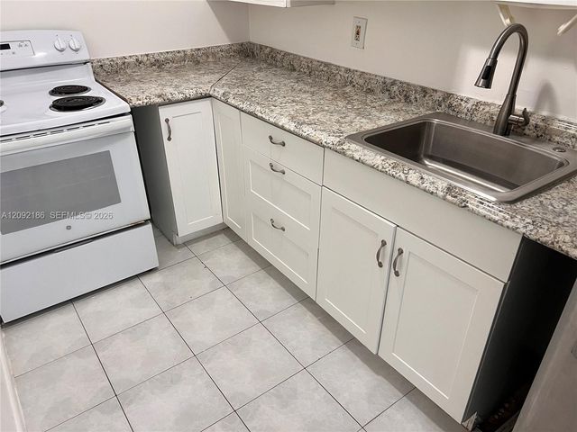 2000 Biarritz Drive 407, Miami Beach, FL 33141