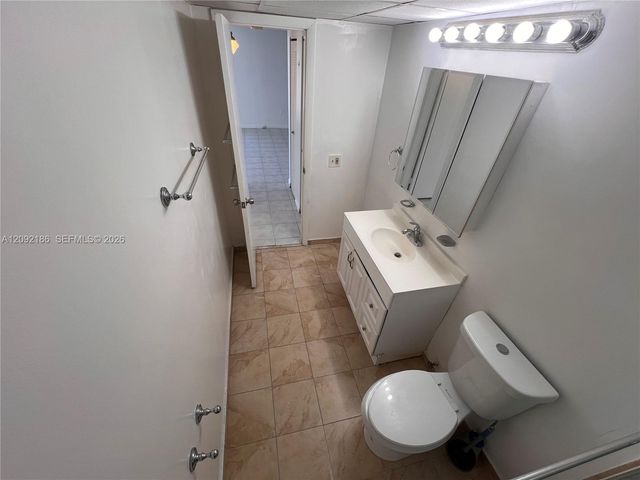 2000 Biarritz Drive 407, Miami Beach, FL 33141