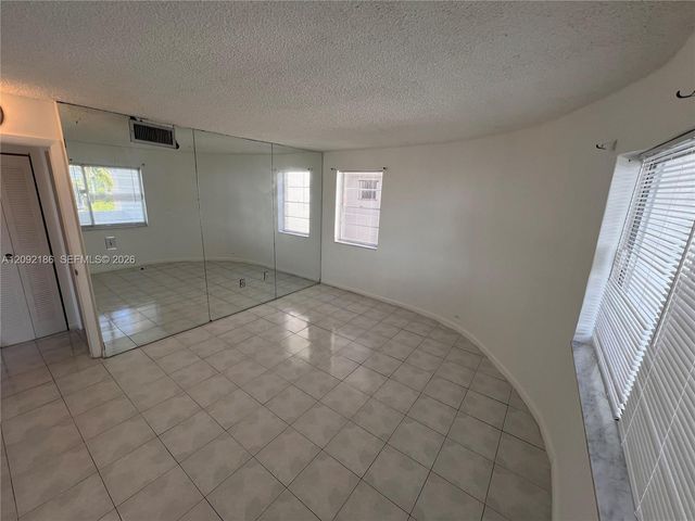 2000 Biarritz Drive 407, Miami Beach, FL 33141