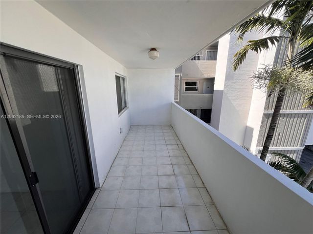 2000 Biarritz Drive 407, Miami Beach, FL 33141