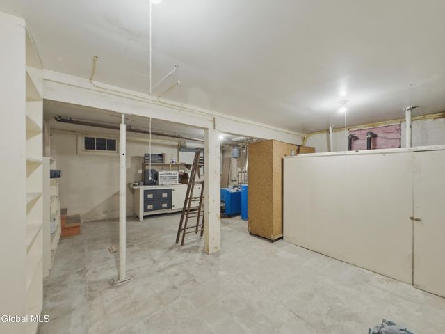 508 Bloomingrove Drive, North Greenbush, NY 12144