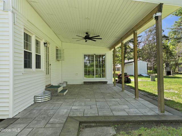 508 Bloomingrove Drive, North Greenbush, NY 12144