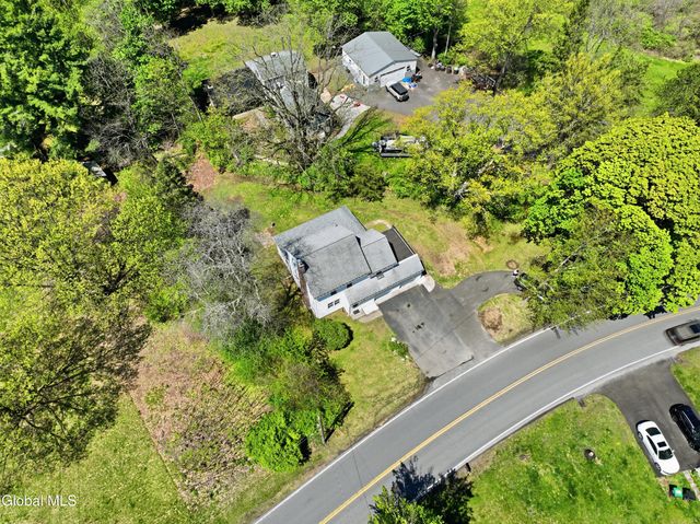 508 Bloomingrove Drive, North Greenbush, NY 12144