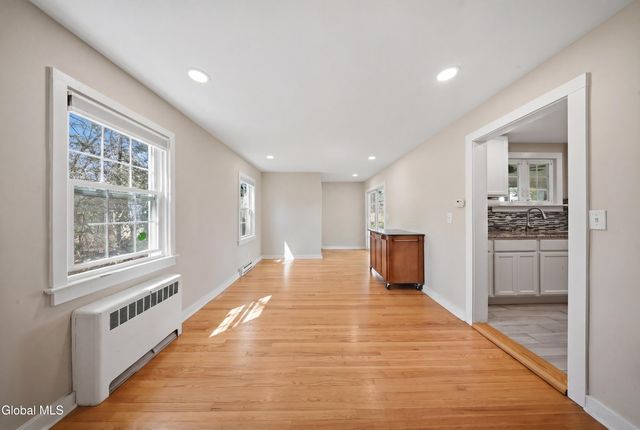 508 Bloomingrove Drive, North Greenbush, NY 12144