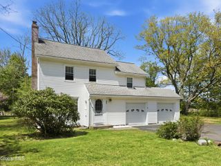 508 Bloomingrove Drive, North Greenbush, NY 12144