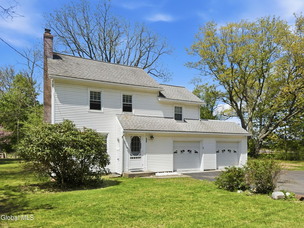 508 Bloomingrove Drive, North Greenbush, NY 12144