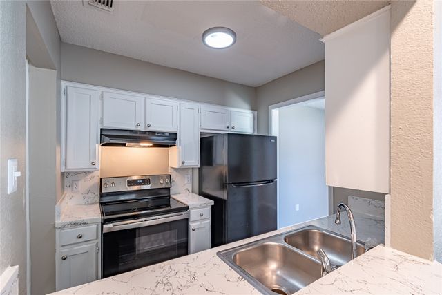 806 Treadwell Court 804A, Hurst, TX 76053