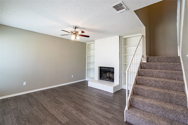 806 Treadwell Court 804A, Hurst, TX 76053