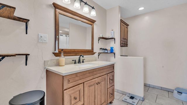 14329 Windsor Place NE, Albuquerque, NM 87123