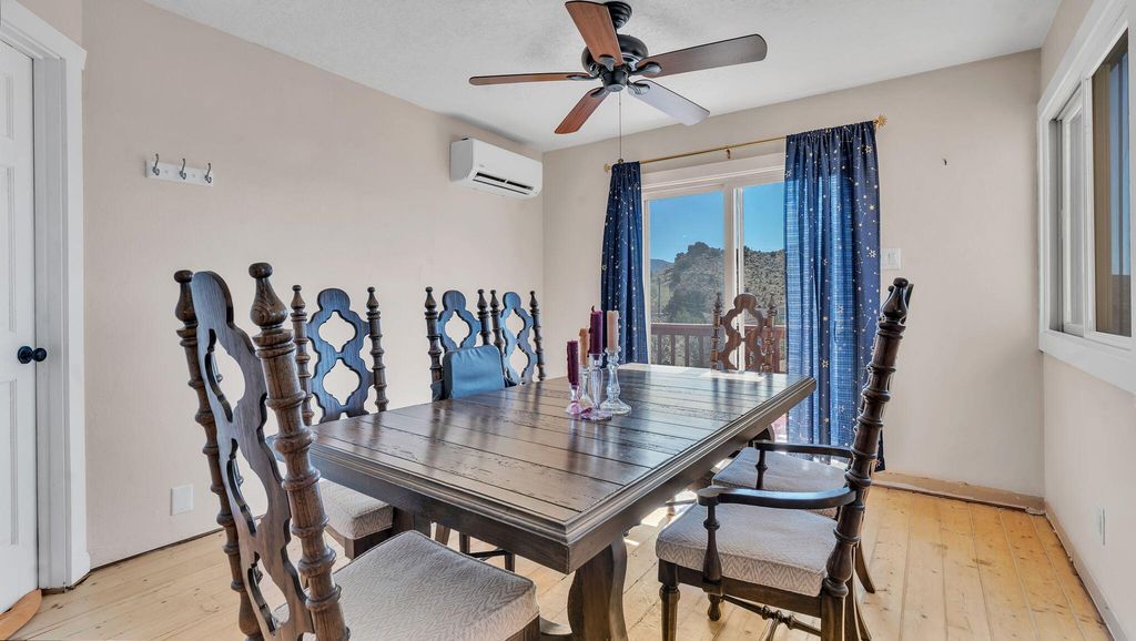Image 13 of property listing at 14329 Windsor Place NE, Albuquerque, NM 87123