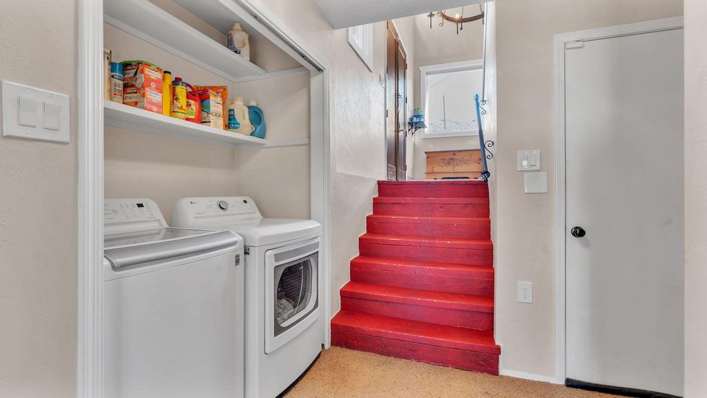 Image 26 of property listing at 14329 Windsor Place NE, Albuquerque, NM 87123