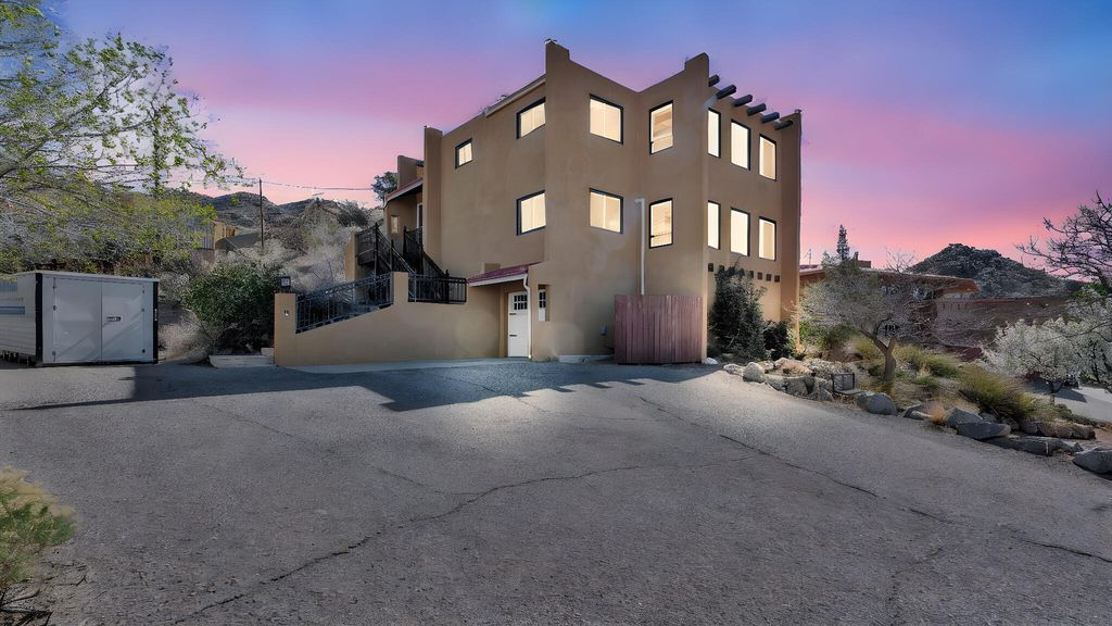 Image 27 of property listing at 14329 Windsor Place NE, Albuquerque, NM 87123