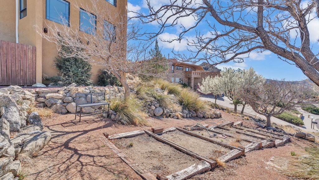 Image 33 of property listing at 14329 Windsor Place NE, Albuquerque, NM 87123