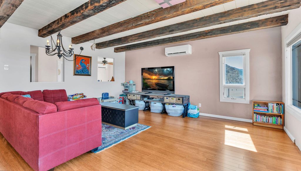 Image 7 of property listing at 14329 Windsor Place NE, Albuquerque, NM 87123