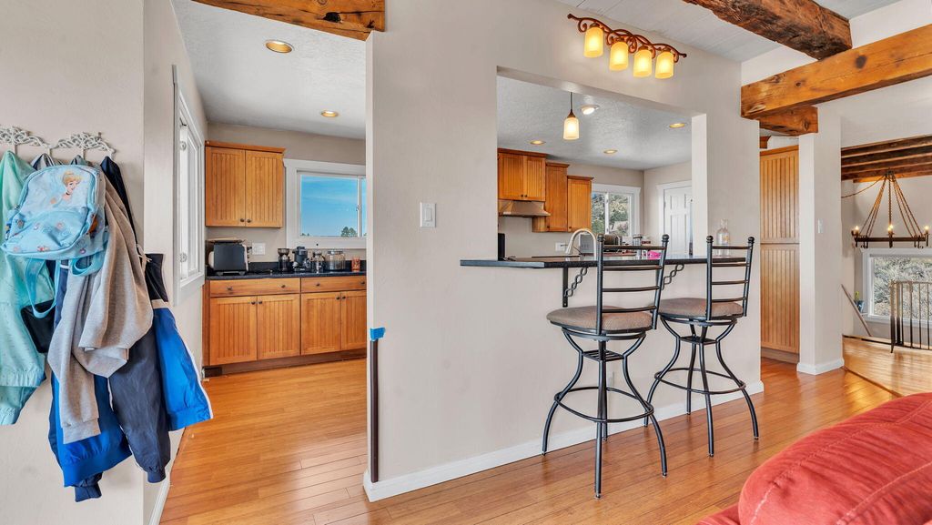 Image 8 of property listing at 14329 Windsor Place NE, Albuquerque, NM 87123