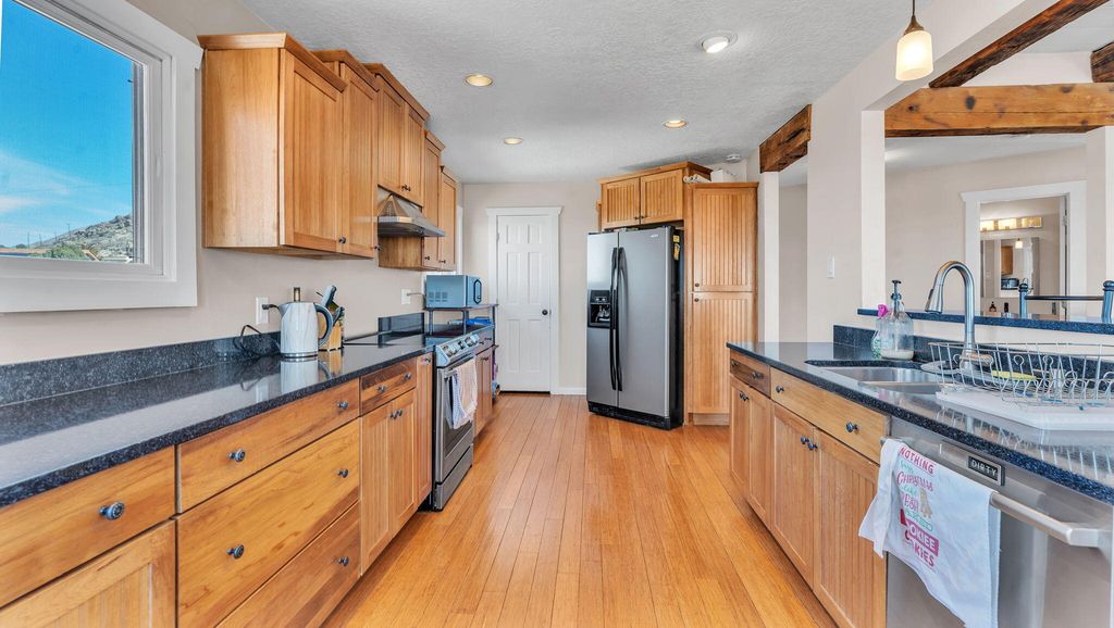 Image 9 of property listing at 14329 Windsor Place NE, Albuquerque, NM 87123