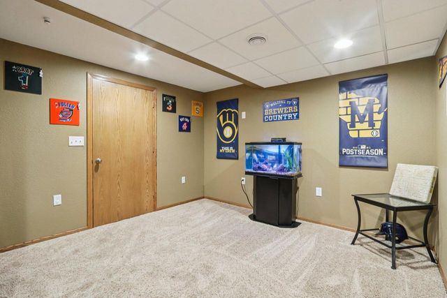 W232N7474 Highview DRIVE, Sussex, WI 53089