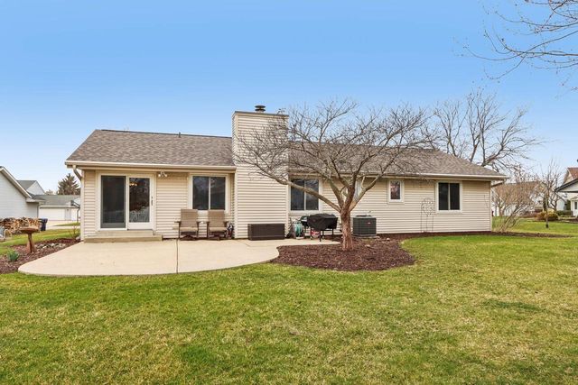 W232N7474 Highview DRIVE, Sussex, WI 53089