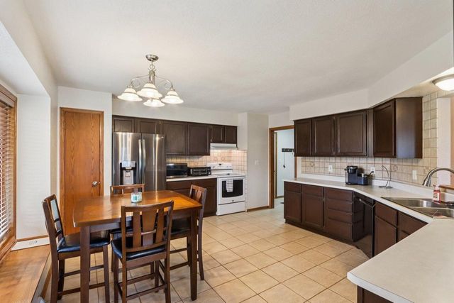 W232N7474 Highview DRIVE, Sussex, WI 53089