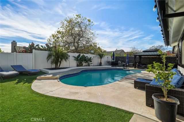 27630 Hartford Avenue, Castaic, CA 91384