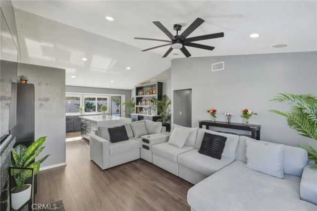 27630 Hartford Avenue, Castaic, CA 91384