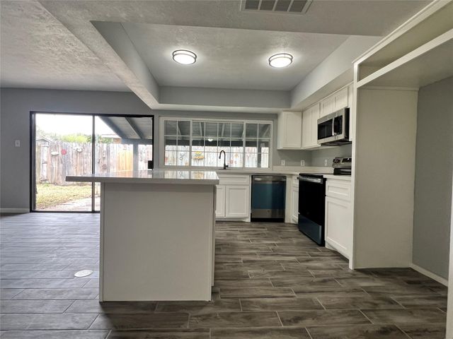 3910 Lost Oak Drive, Spring, TX 77388