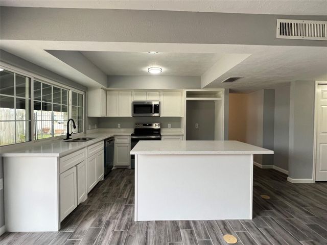 3910 Lost Oak Drive, Spring, TX 77388