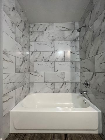 3910 Lost Oak Drive, Spring, TX 77388