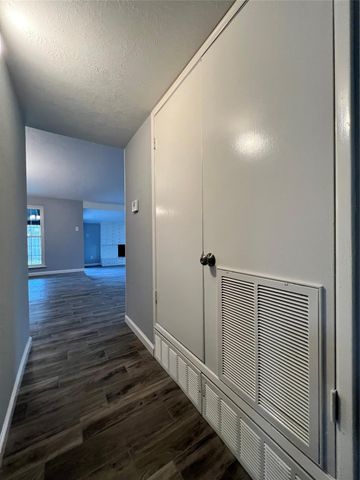 3910 Lost Oak Drive, Spring, TX 77388