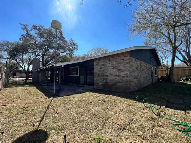 3910 Lost Oak Drive, Spring, TX 77388